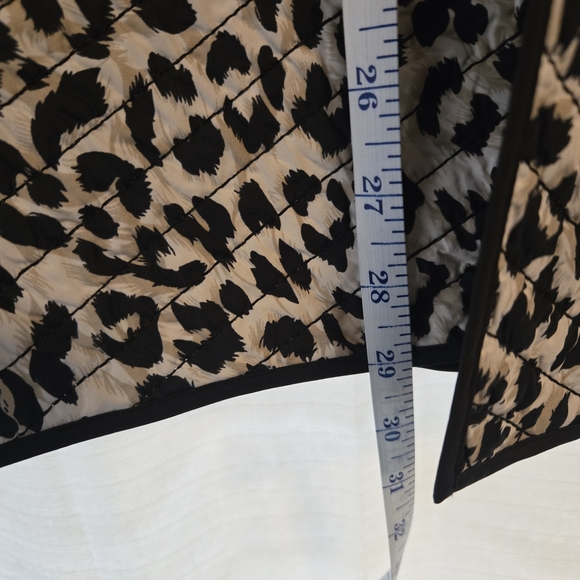 Chico's Black and Cheetah Quilted Tank Vest, Small, Size 0. Open Front. NWOT. - Picture 4 of 6